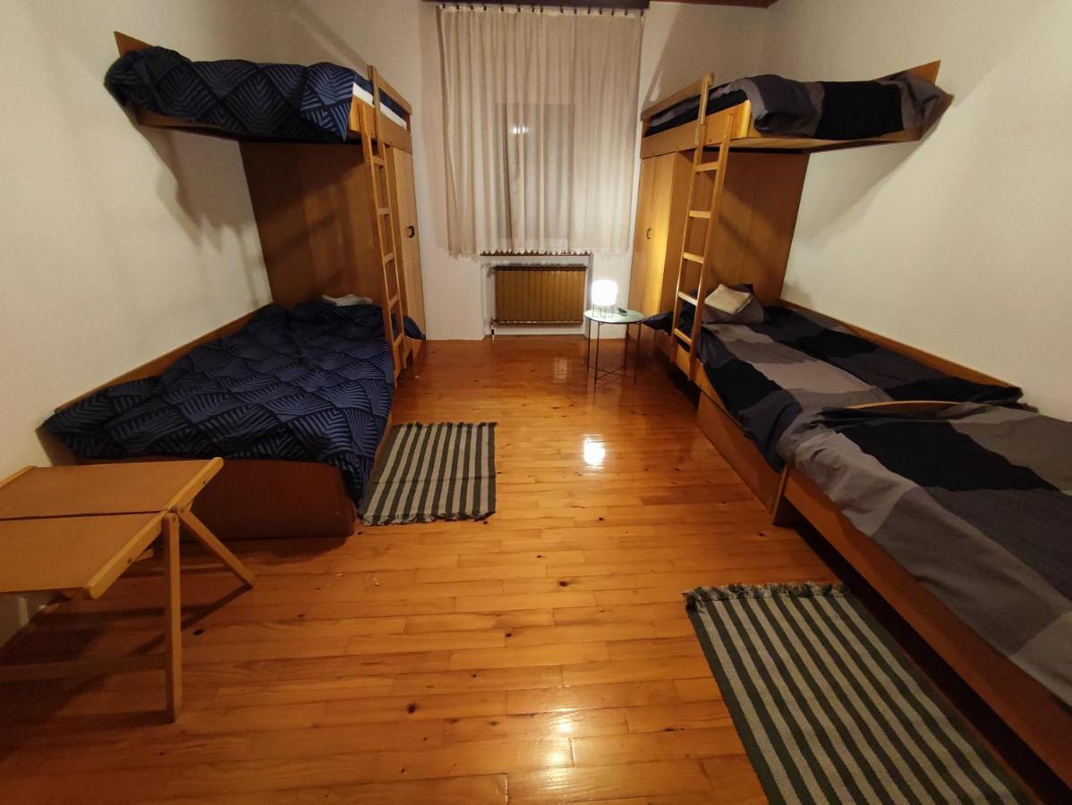 Family Hostel Pivka Kültér fotó