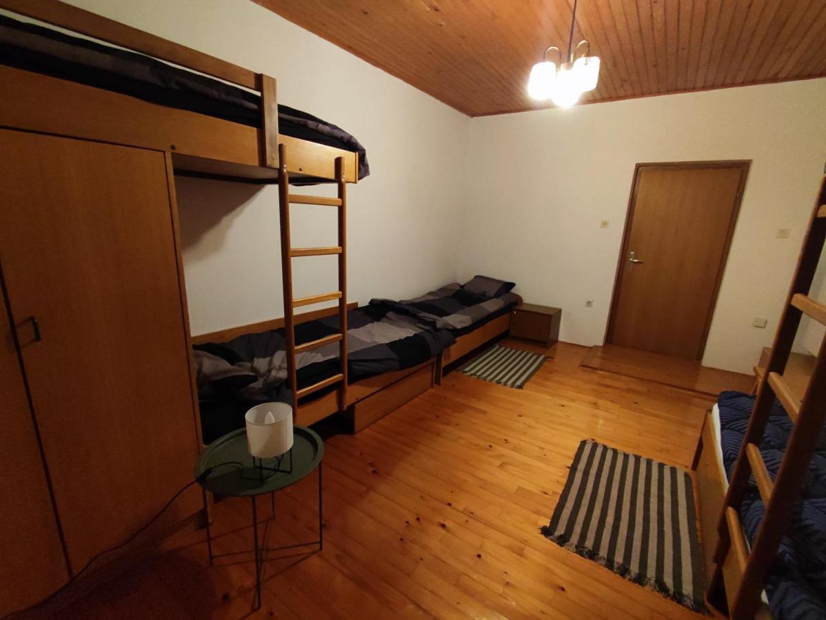 Family Hostel Pivka Kültér fotó