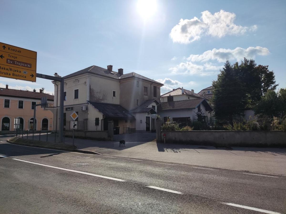 Family Hostel Pivka Kültér fotó