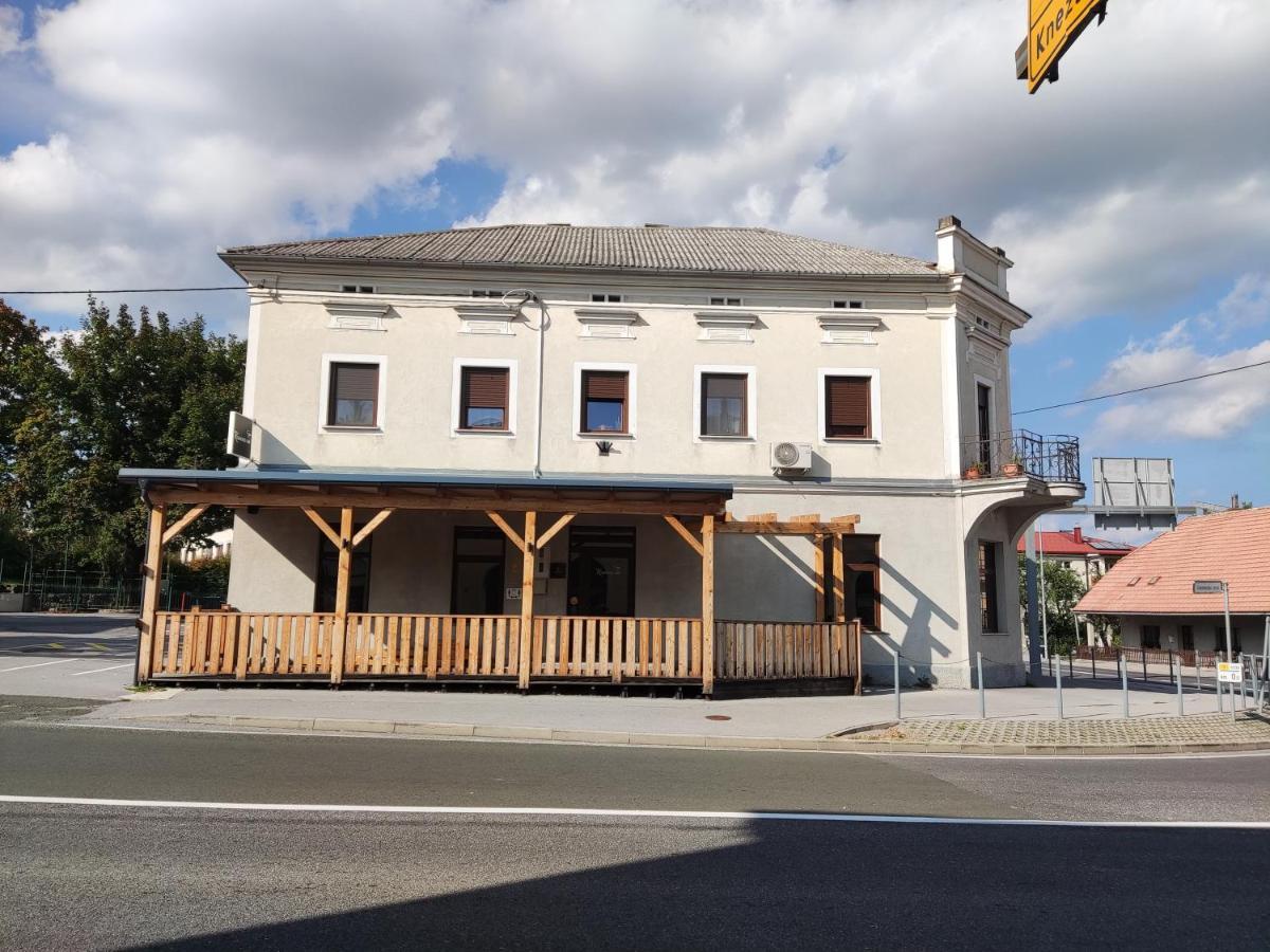 Family Hostel Pivka Kültér fotó